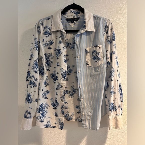 Tommy Hilfiger Blue and White Casual Button Down Shirt Size Small - Picture 1 of 6